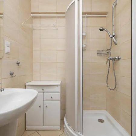 Cozy With Balcony Bulwary Slowackiego In By Renters 아파트 자코파네